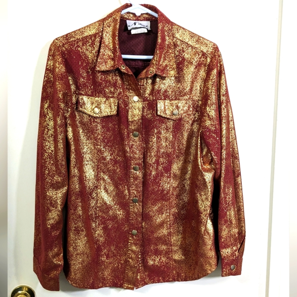 N Touch red & gold button down top